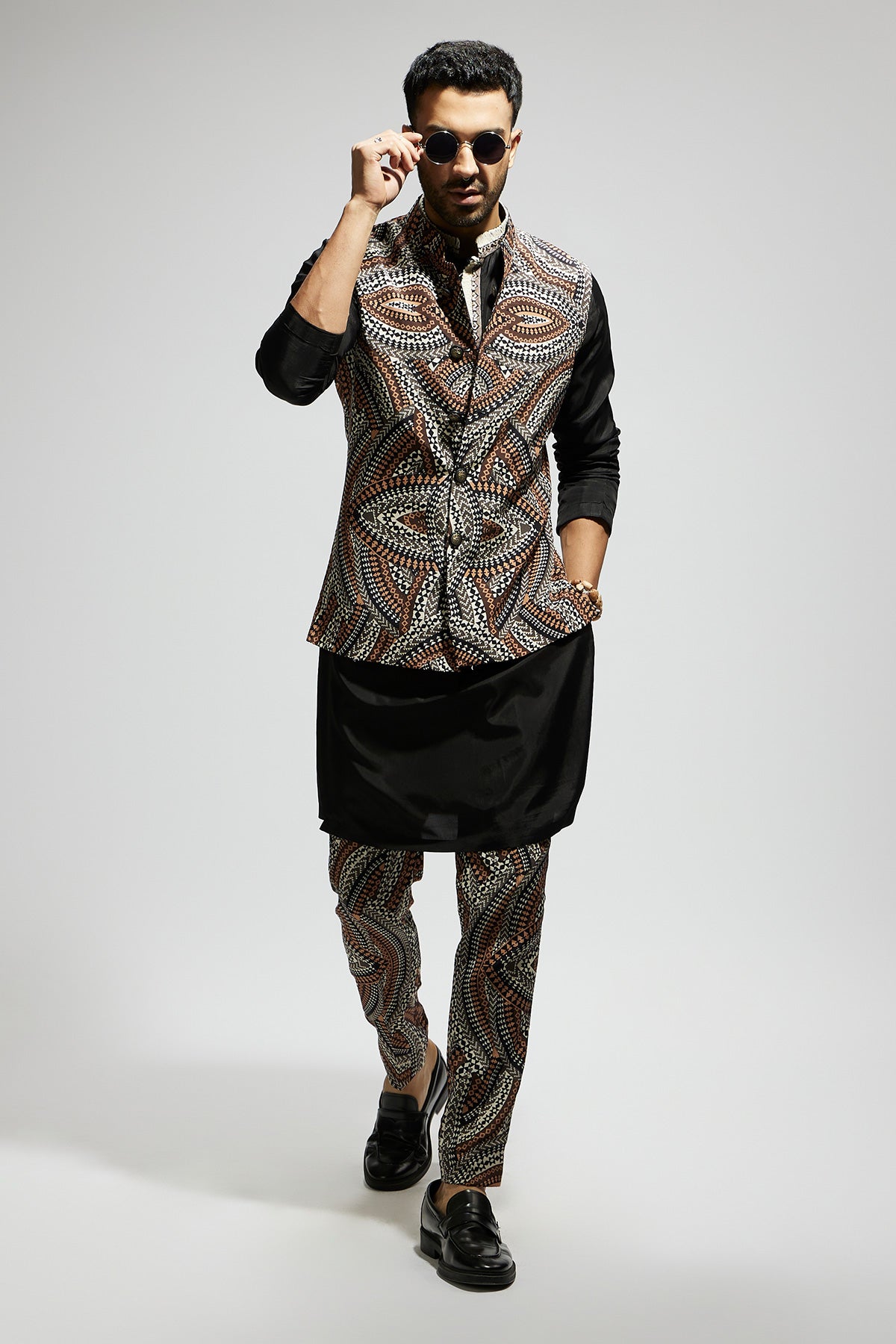 Zentangle Print Bundi Paired With Black Embroidered Kurta Patti And Printed Pants