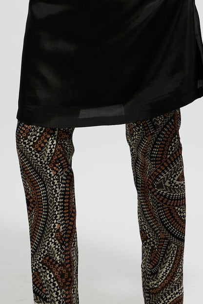 Zentangle Print Bundi Paired With Black Embroidered Kurta Patti And Printed Pants