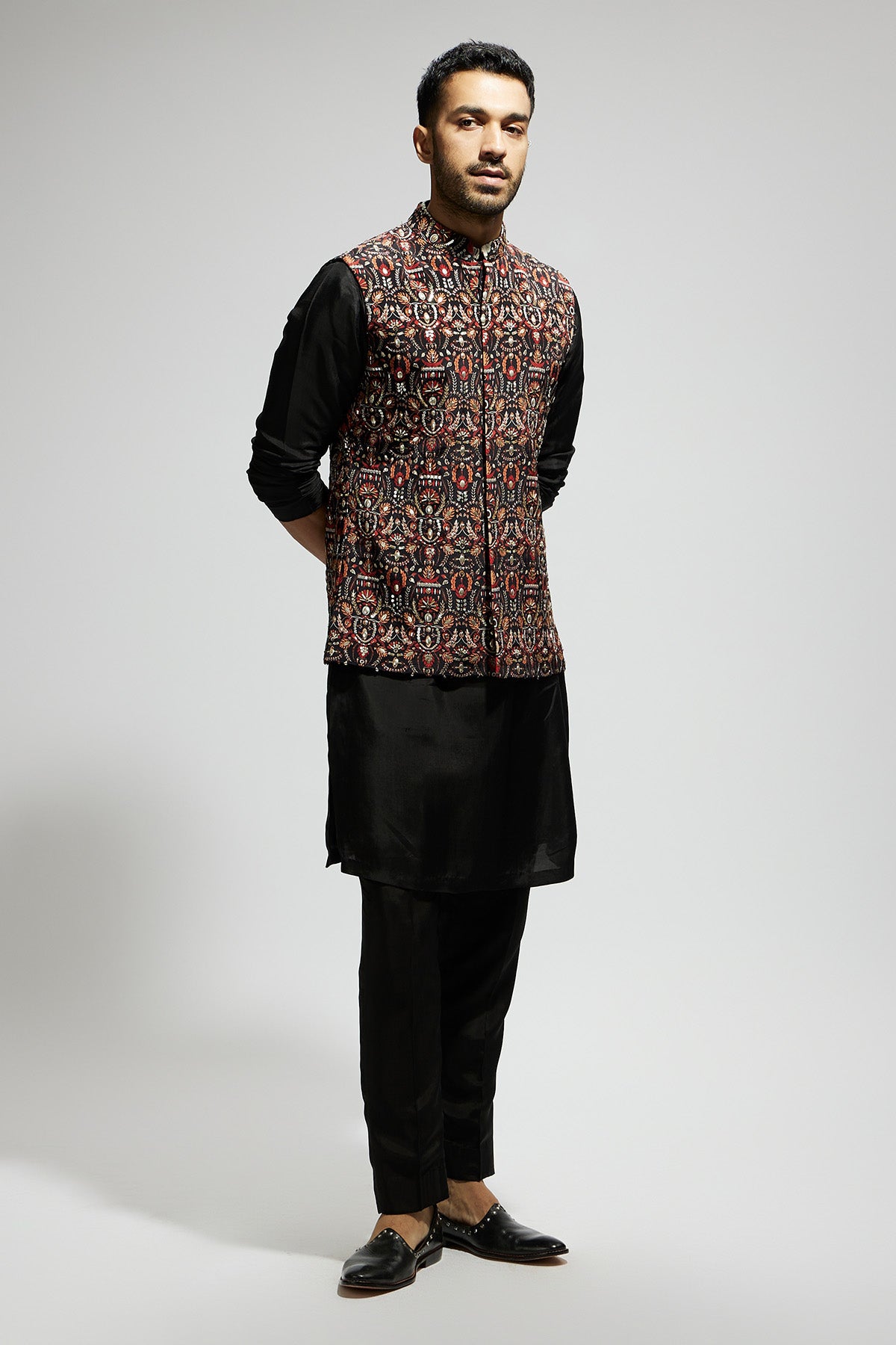 Black Leaf Jaal Embellished Bundi