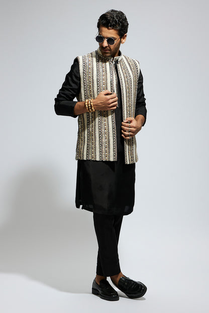 Ivory Threadwork Embellished Bundi