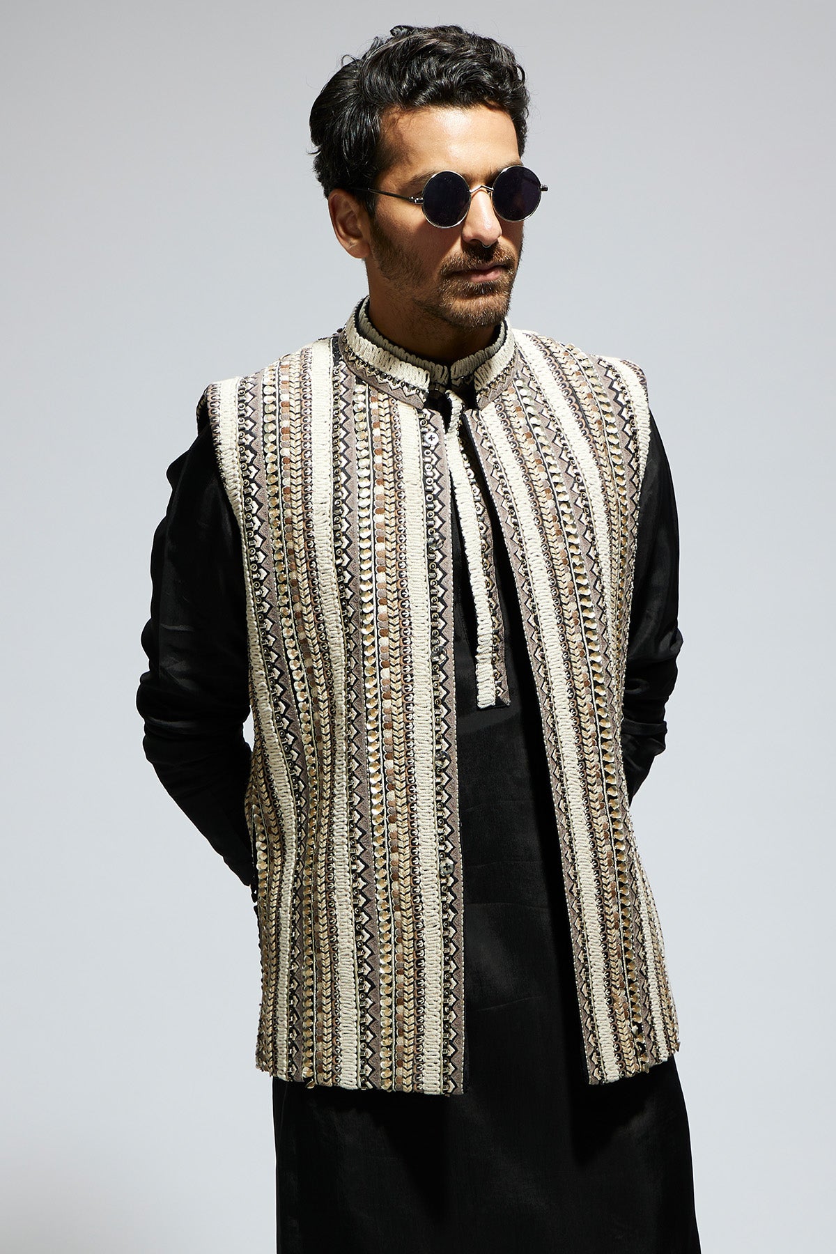 Ivory Threadwork Embellished Bundi Paired with Kurta and Pants