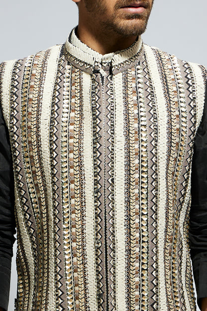 Ivory Threadwork Embellished Bundi Paired with Kurta and Pants