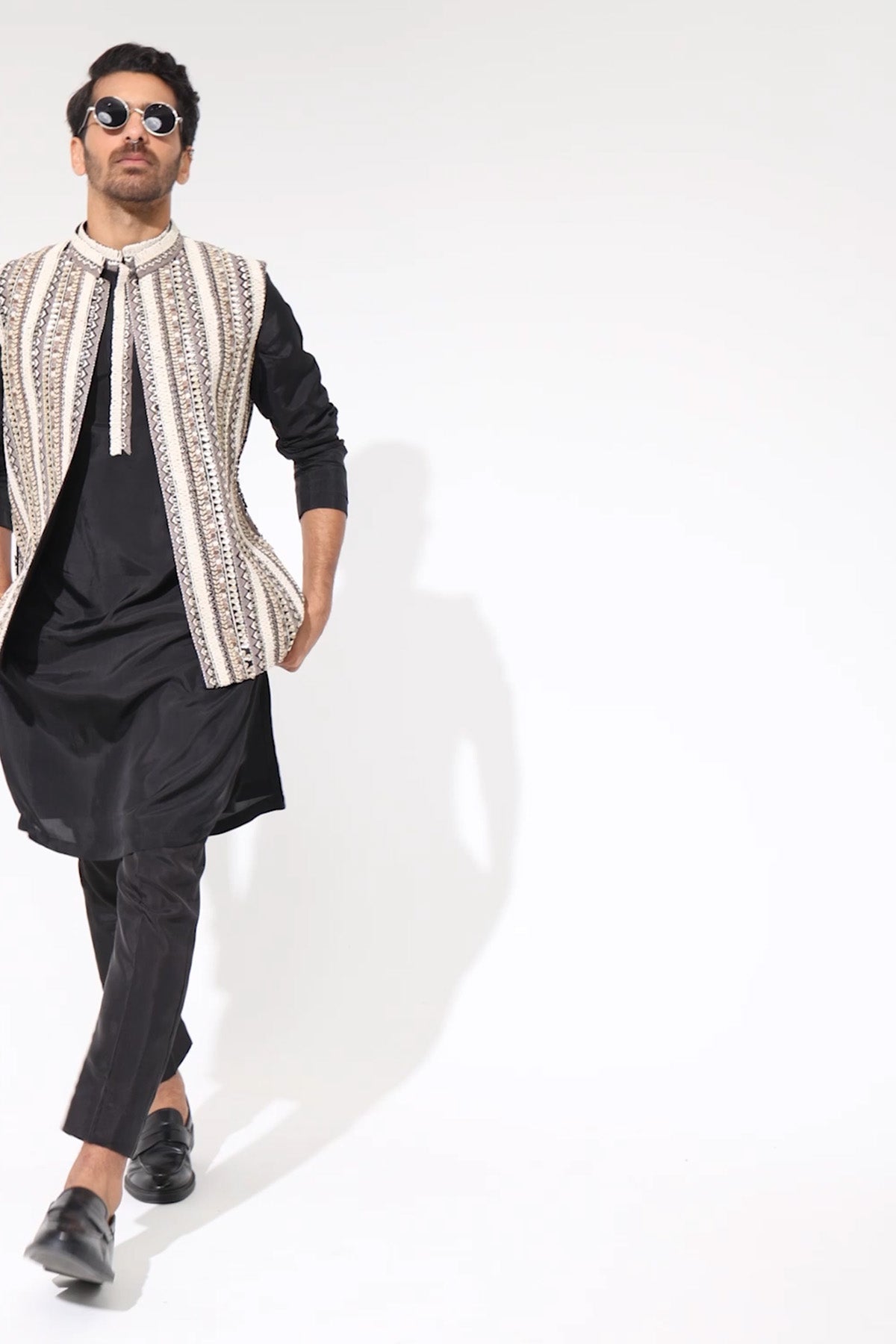 Ivory Threadwork Embellished Bundi Paired with Kurta and Pants