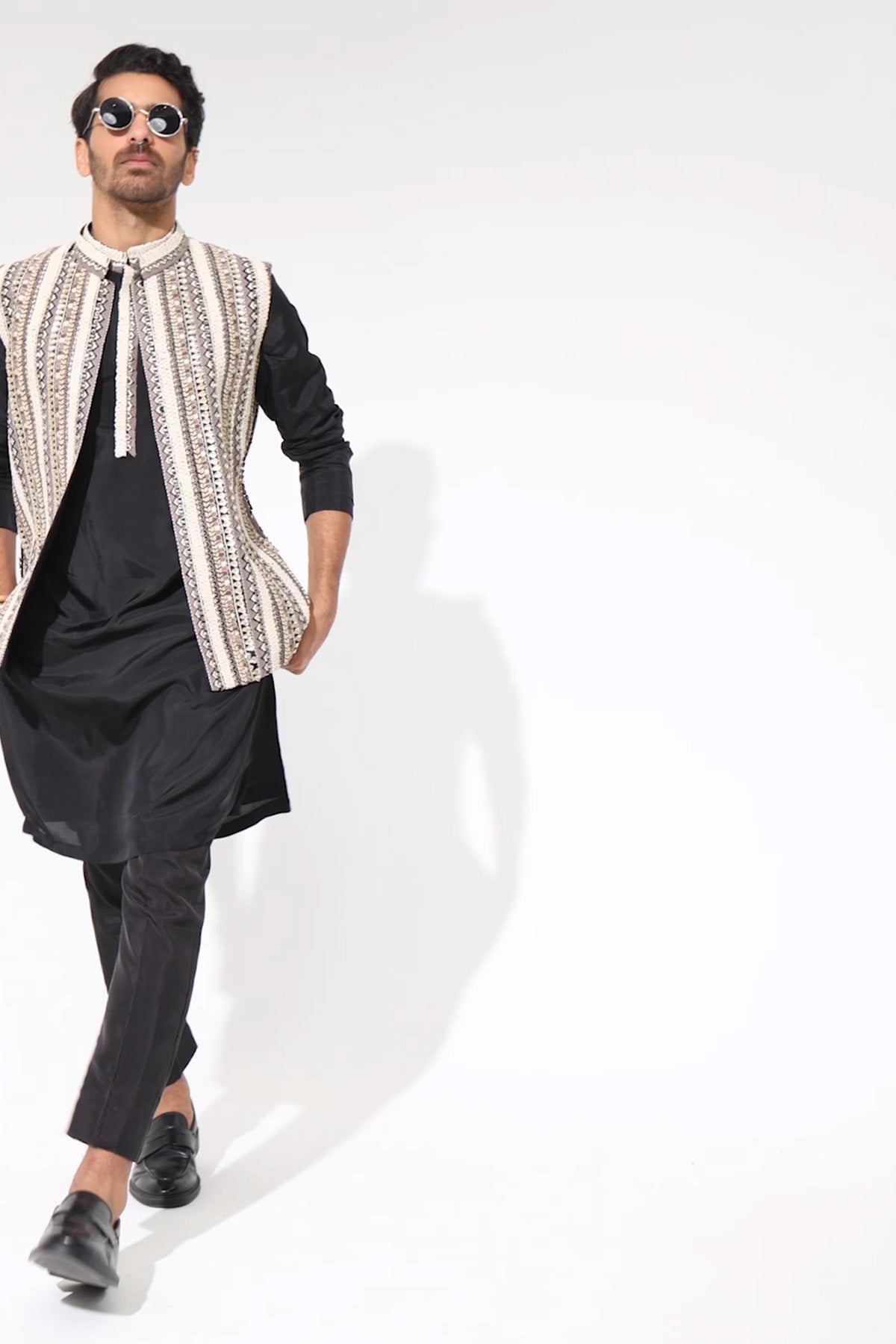 Ivory Threadwork Embellished Bundi Paired with Kurta and Pants