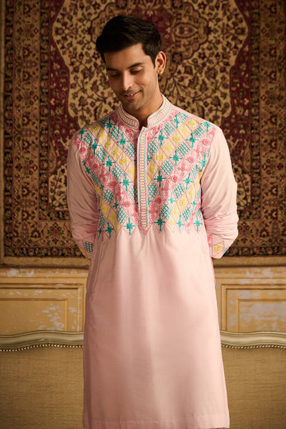 BLUSH PINK WITH THREAD & CUTANA MIX FLORAL & GEOMETRIC EMBROIDERED KURTA WITH BLUSH PINK PANTS