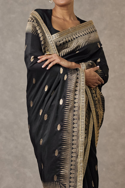 Black Haath Phool Saree