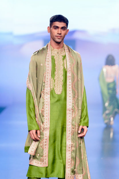 Kurta With Pants And Dushalla