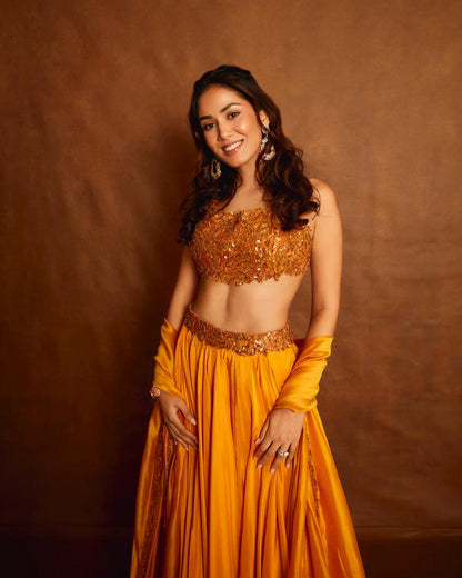 Choli ke Peeche Lehenga